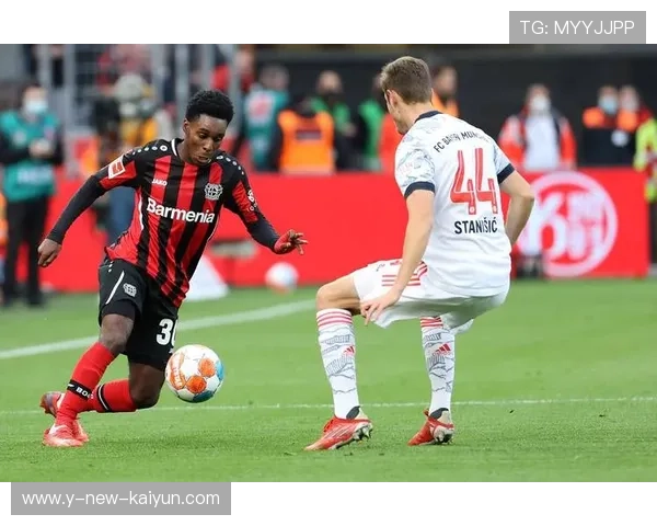 德甲莱比锡高位逼抢收获反击机会：高效进攻背后的战术深度