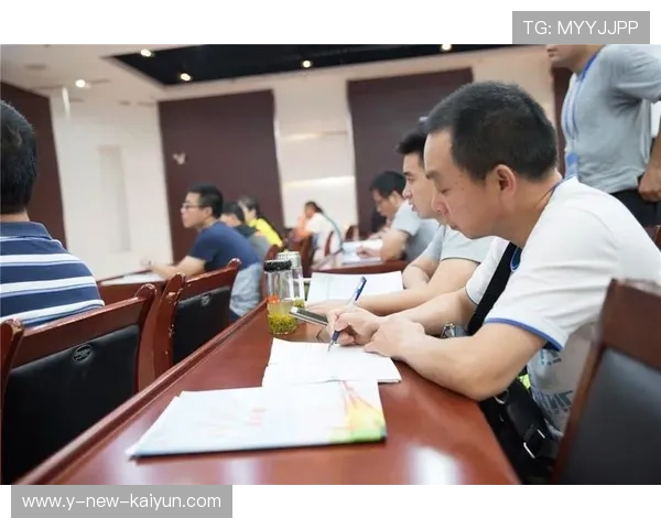射箭俱乐部加强青少年训练营的安全审查与演练制度，射箭训练场